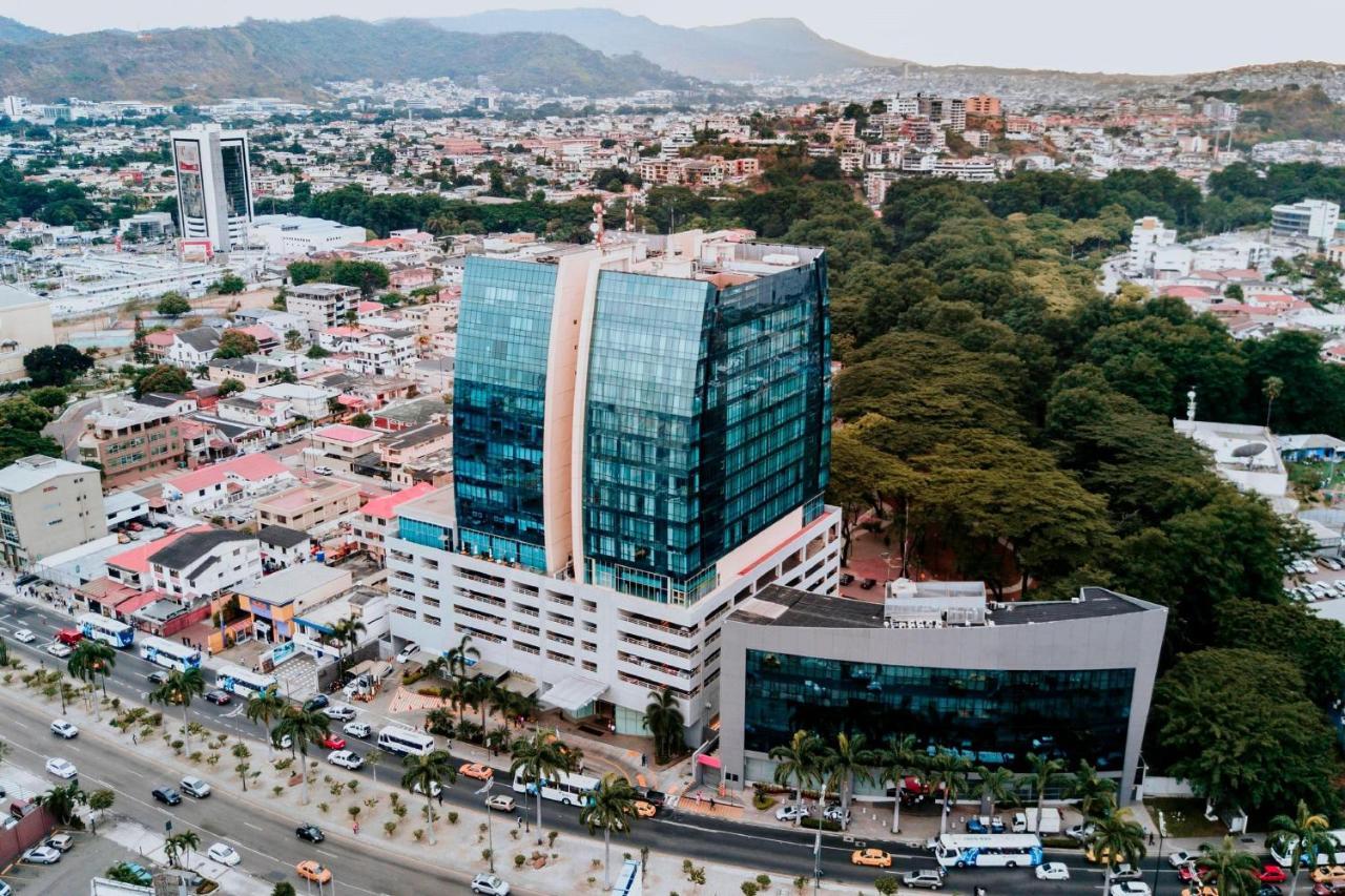 Courtyard By Marriott Guayaquil Hotel Exterior foto
