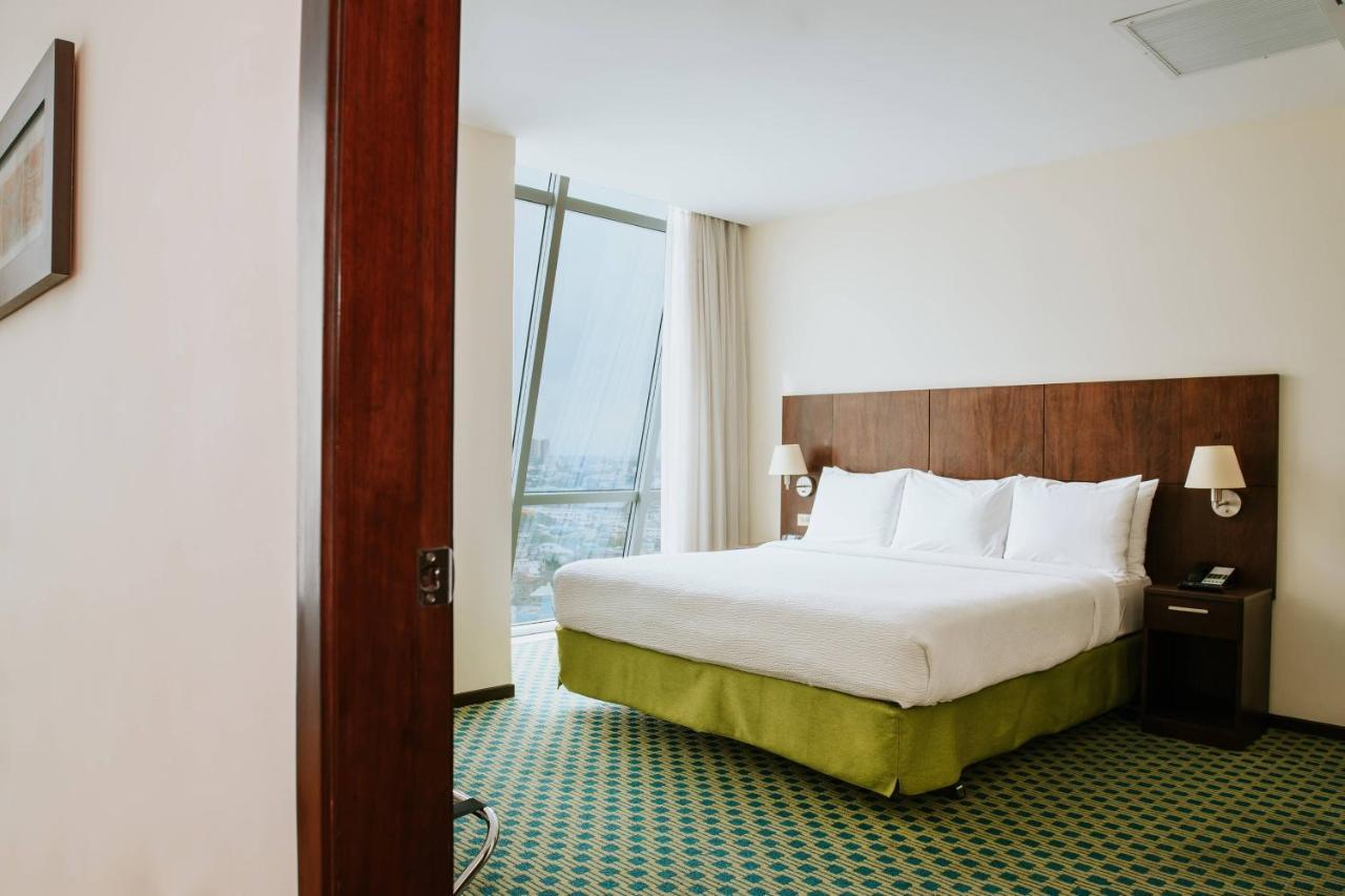 Courtyard By Marriott Guayaquil Hotel Exterior foto