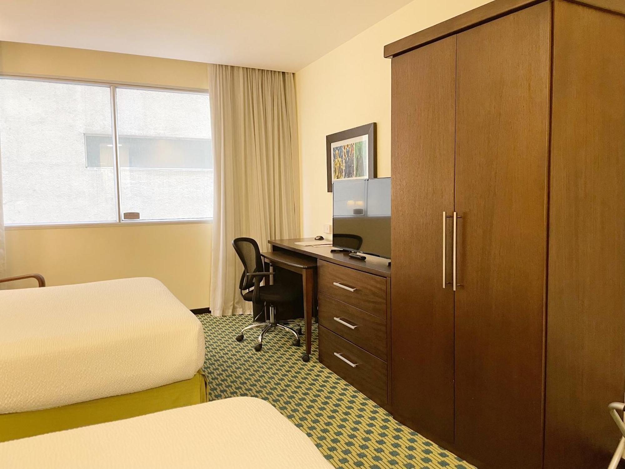 Courtyard By Marriott Guayaquil Hotel Exterior foto