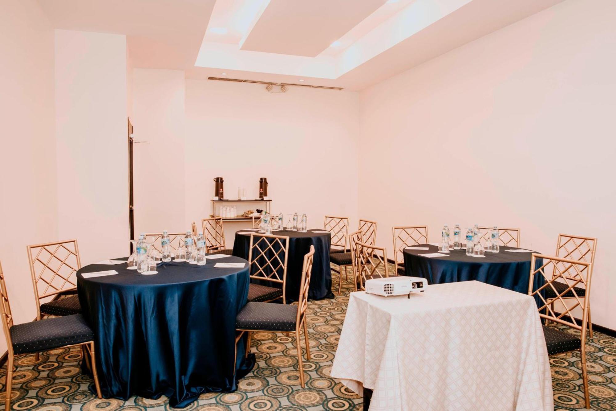 Courtyard By Marriott Guayaquil Hotel Exterior foto